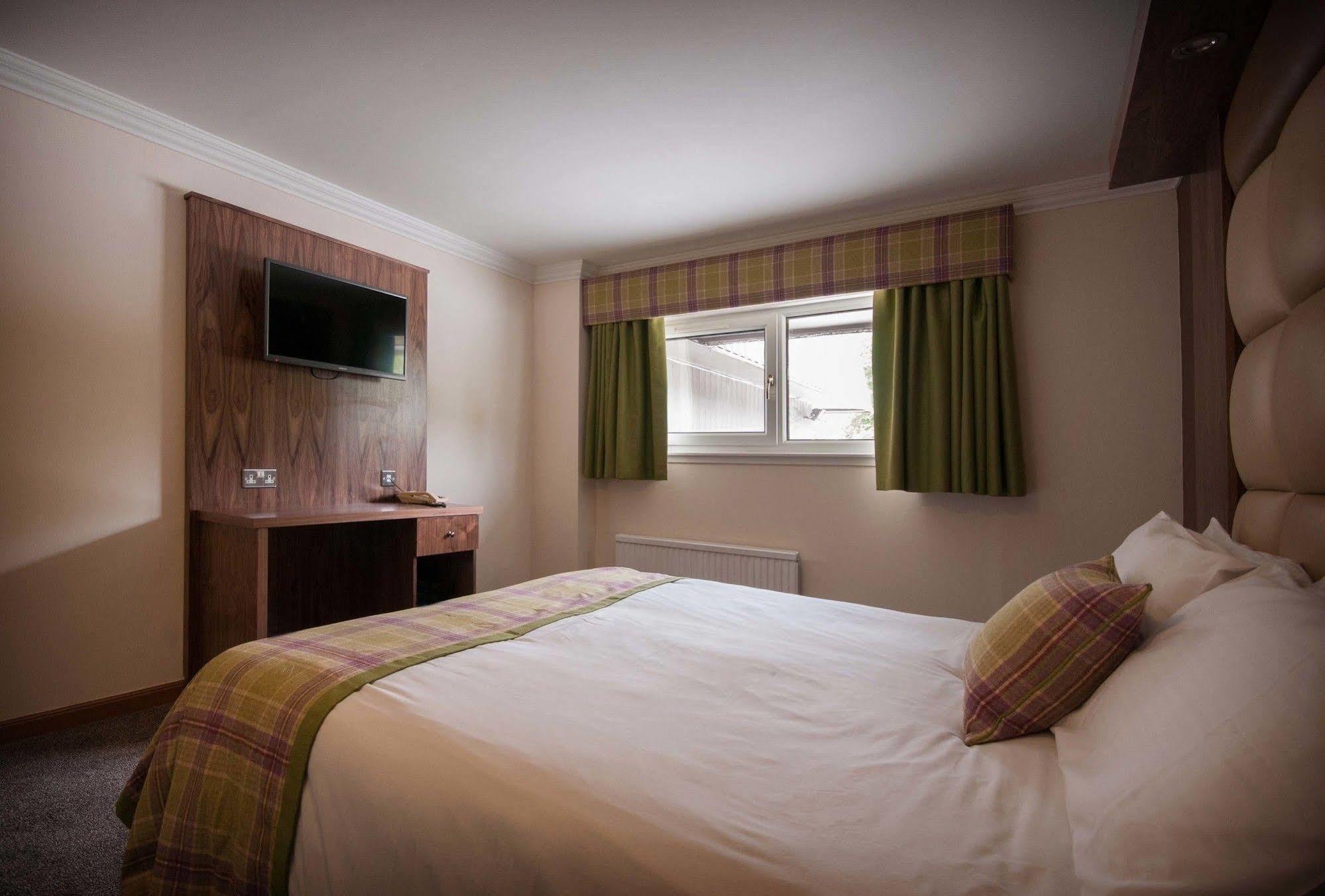 Dean Park Hotel Kirkcaldy Exterior foto